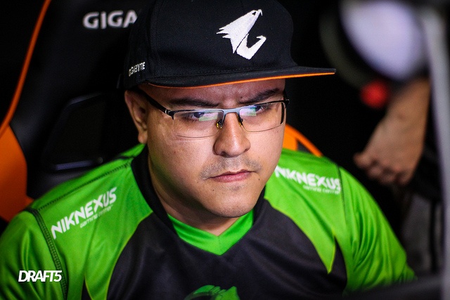 Darsee Esteban Egoavil -  professional player