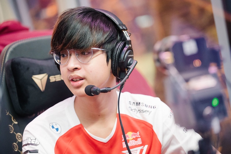 หนึ่งนรา ธีรมหานนท์ - OG professional player