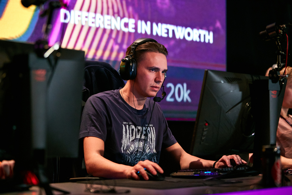 Станислав Глушан - HYDRA professional player
