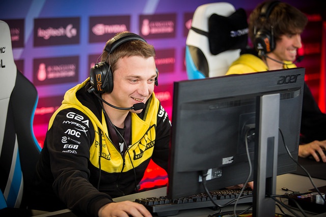 Іван Антонов -  professional player