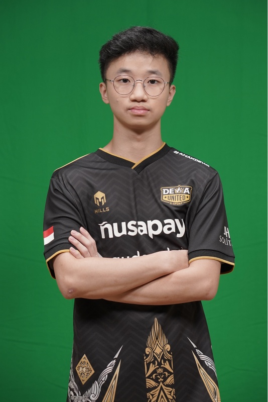 Febrian - Dewa United professional player