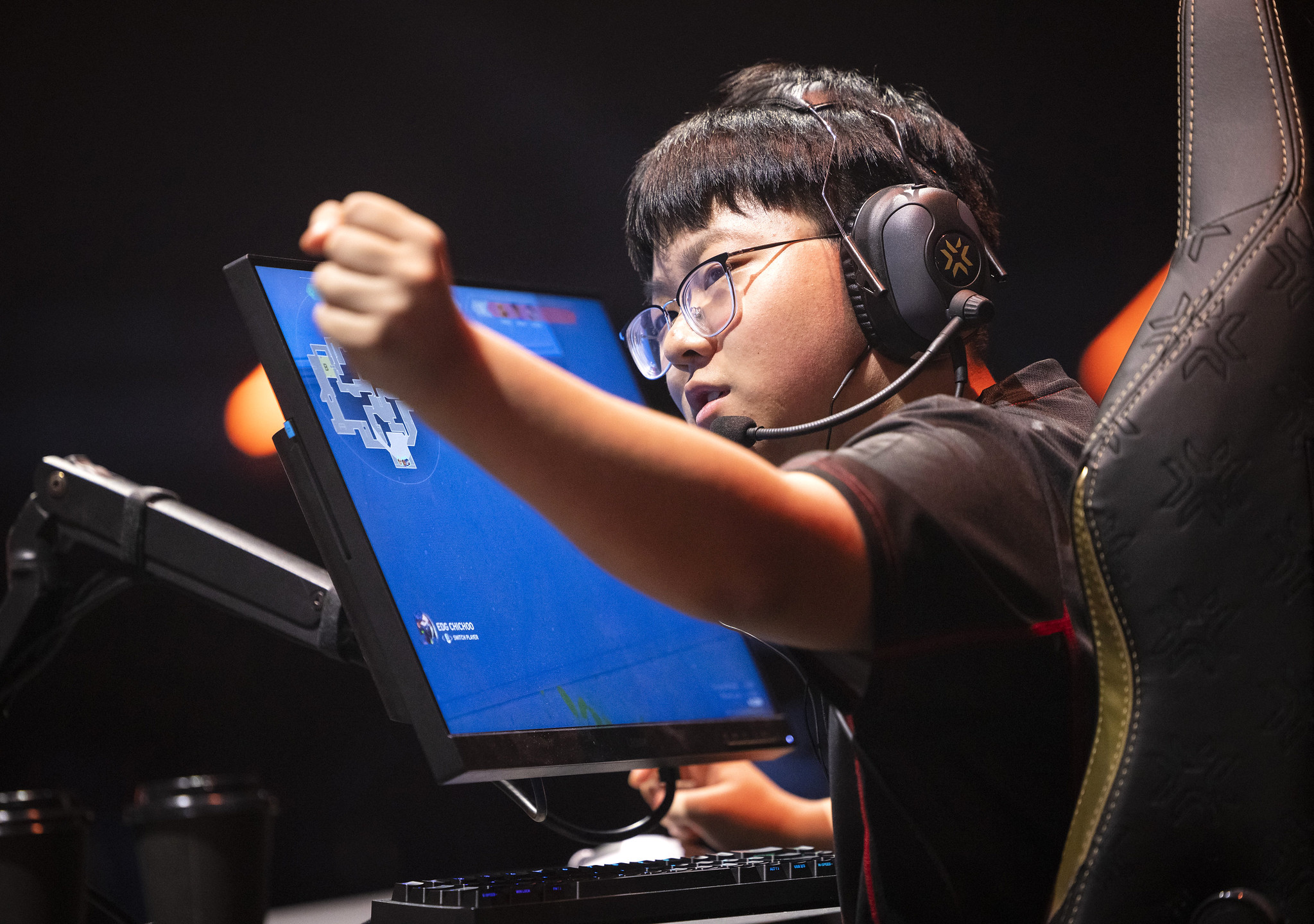 万顺治 - EDward Gaming professional player