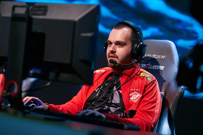 Александр Ткаченко -  professional player